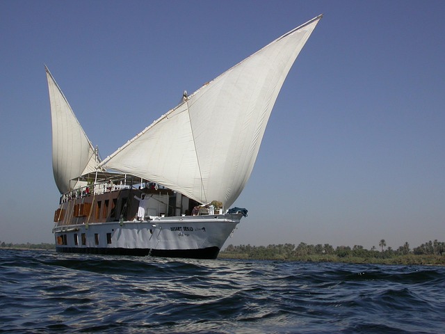 dinner cruise
