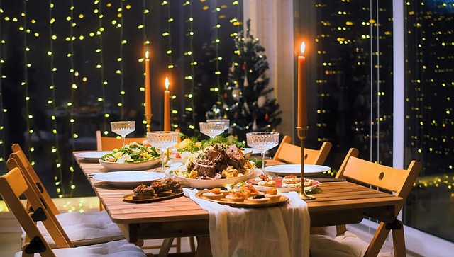dinner yacht