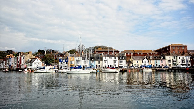 harbour-yacht-640x480-92170549.jpeg