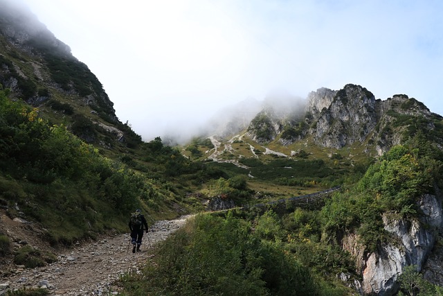 hatta-mountains-640x480-35798395.jpeg