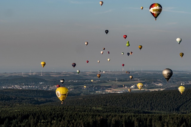 hot-air-balloon-ride-640x480-93438124.jpeg