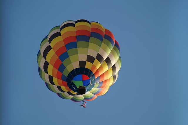 hot-air-balloon-umm-suqeim-640x480-75801898.jpeg