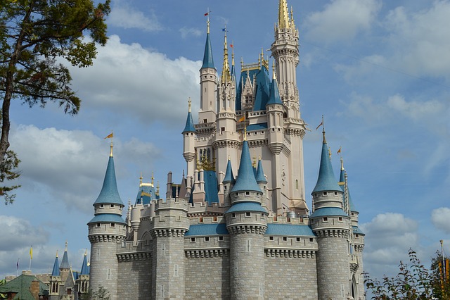 VIP Experience Dubai: Accessing Exclusive Attractions with Img Tickets
