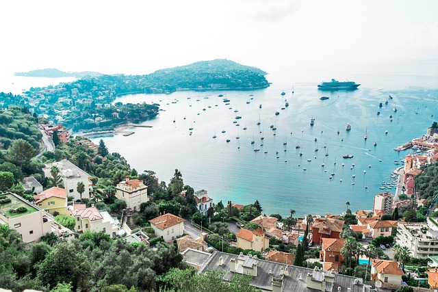 luxury yacht hire