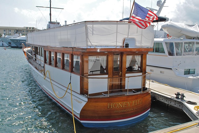 luxury yacht rental