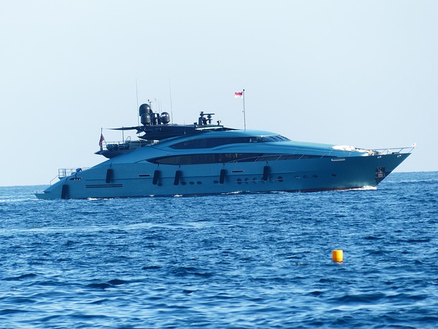 luxury yachts charter