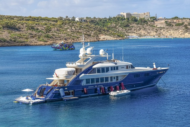 luxury-yachts-charter-640x480-4931262.jpeg