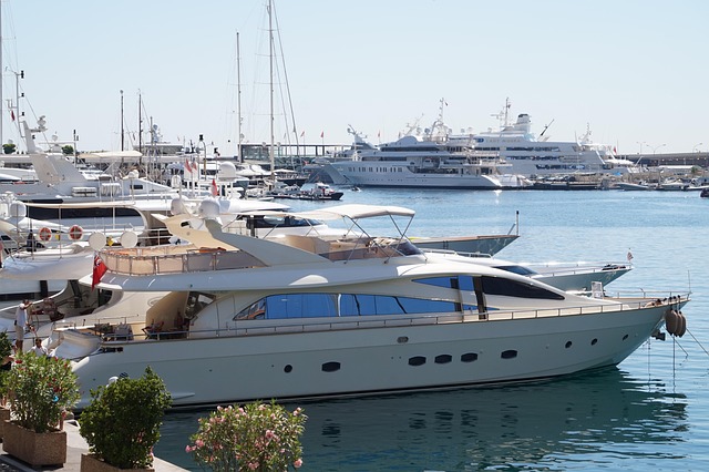 luxury yachts charter