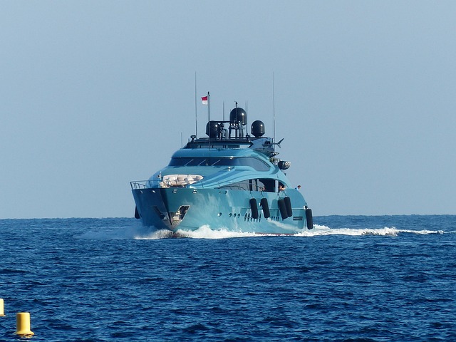 Luxury Yacht Charters: Unveiling Opulence in Dubai’s Persian Gulf Haven