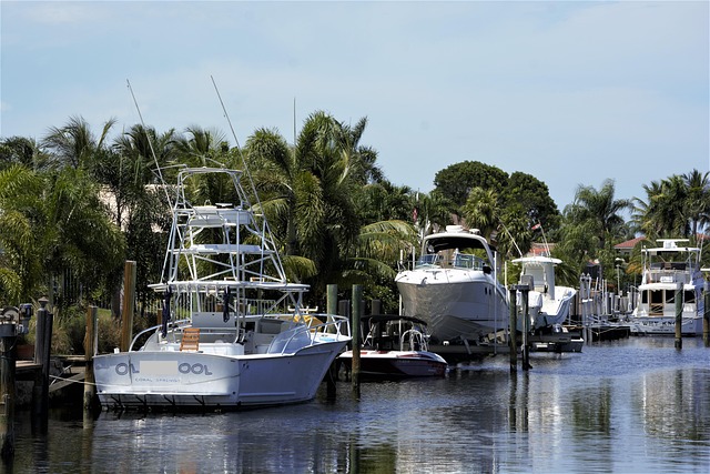 luxury-yachts-rental-640x480-37222290.jpeg