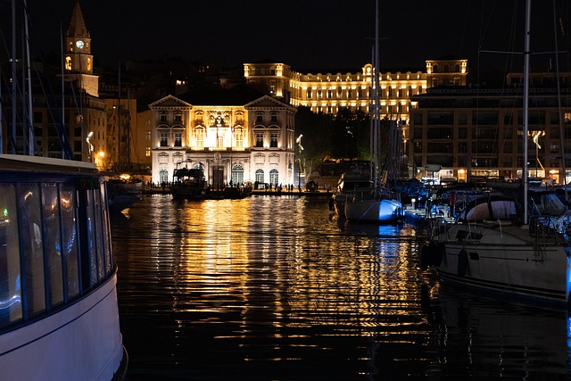 marina boat