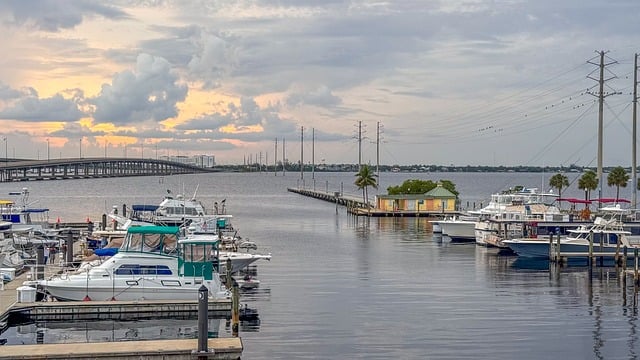 marina boat