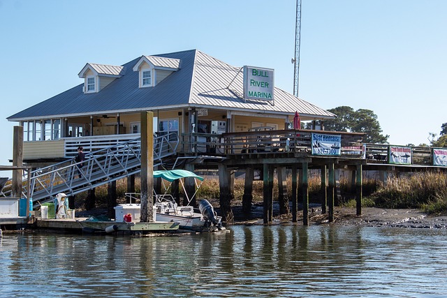 marina-boat-640x480-54035943.jpeg
