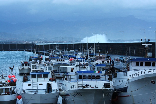 marina-boat-640x480-92888000.jpeg