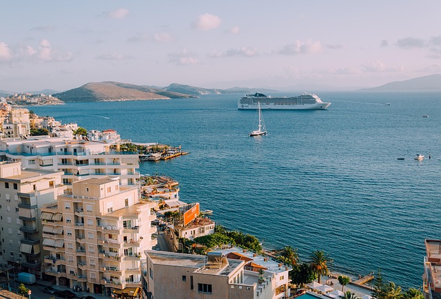 Discover Dubai’s Grand Marina: Ultimate Guide to Cruise Booking Retreats