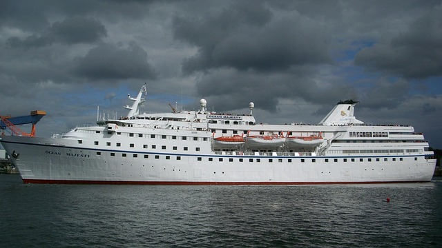 marina dhow cruise
