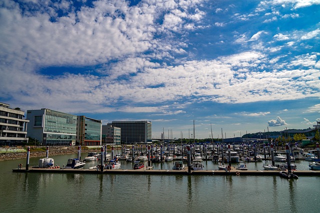 marina yacht