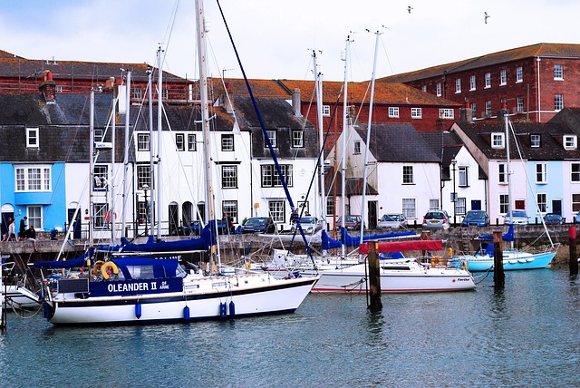 marina yacht