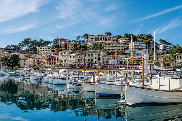 marina yacht