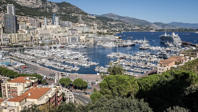 marina-yacht-640x480-64085446.jpeg