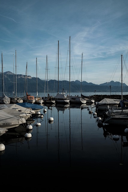 marina-yacht-640x480-78094067.jpeg