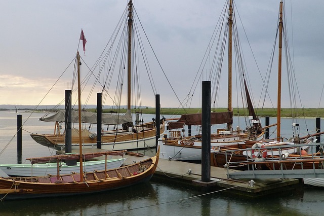 marina-yacht-640x480-95137540.jpeg