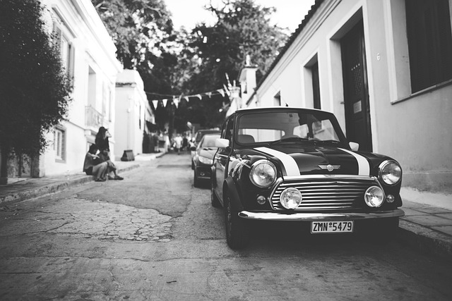 mini-bus-hire-640x480-94688023.jpeg