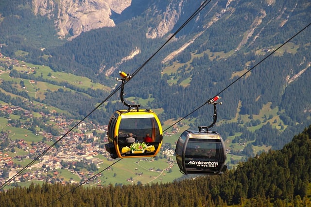 mountain-tour-640x480-62954901.jpeg