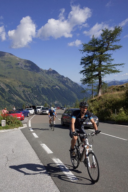 mountain-tour-640x480-73027878.jpeg