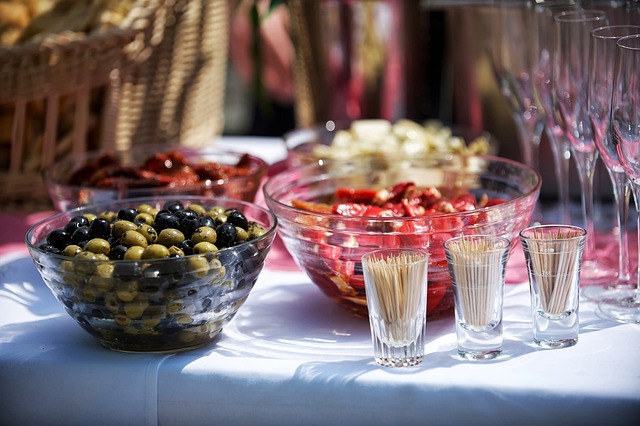 party-yacht-rental-640x480-92258142.jpeg