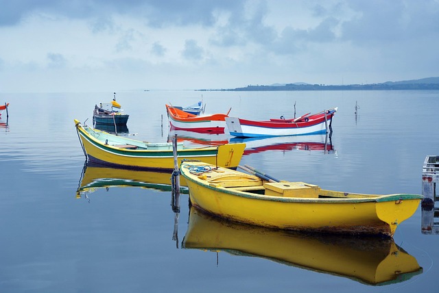 private-boat-trip-640x480-93338017.jpeg