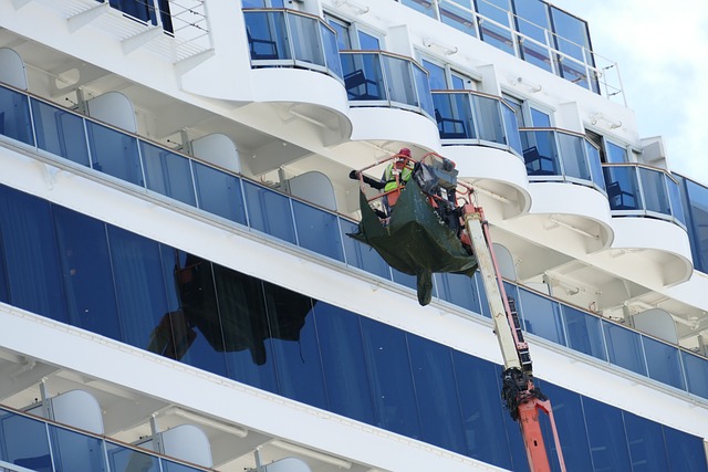 private-cruise-640x480-32553082.jpeg