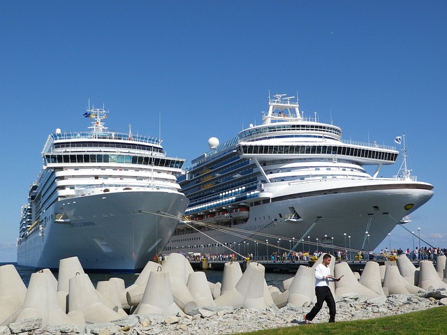 private-cruise-640x480-75602913.jpeg