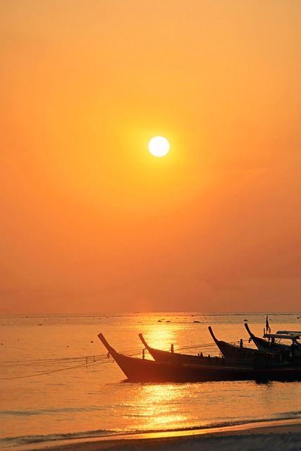 Dubai Private Boat Tours: Navigating Waters with Style