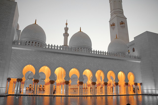 sheikh-zayed-mosque-640x480-49179136.jpeg