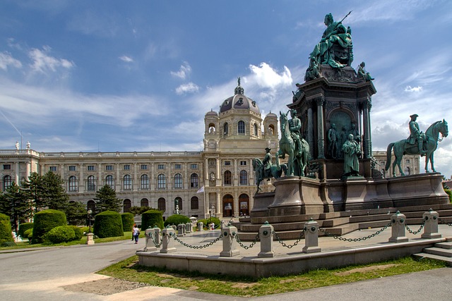 sightseeing-640x480-99095629.jpeg