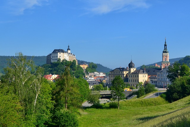 sightseeing-640x480-99458219.jpeg
