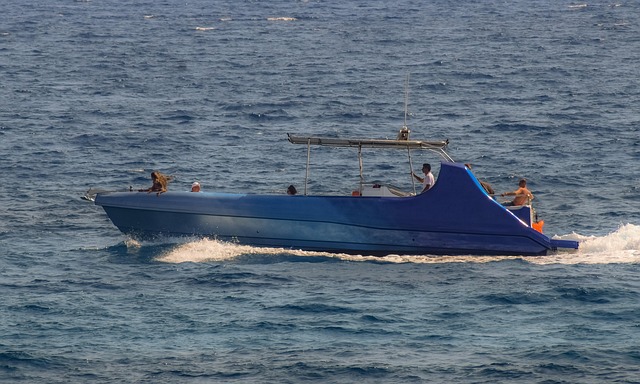 speed boat