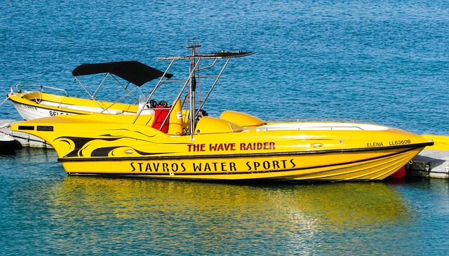 speed boat