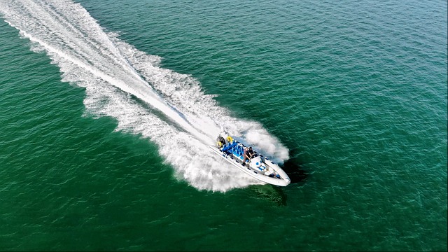 speed boat