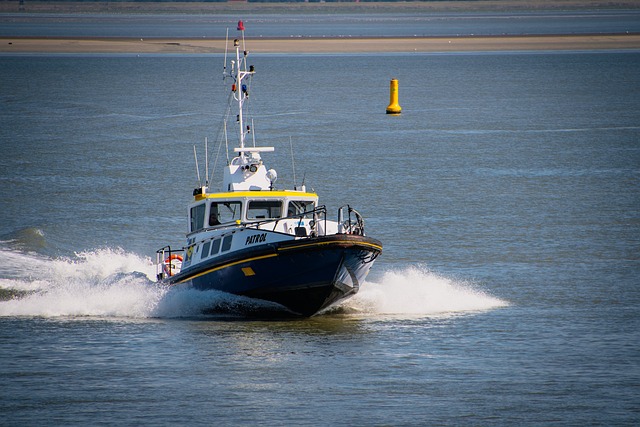 speed boat