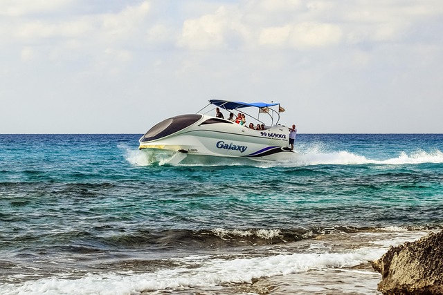 speed boat