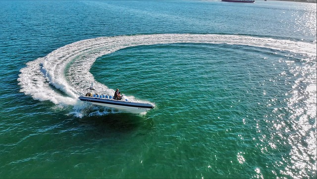 speed boat