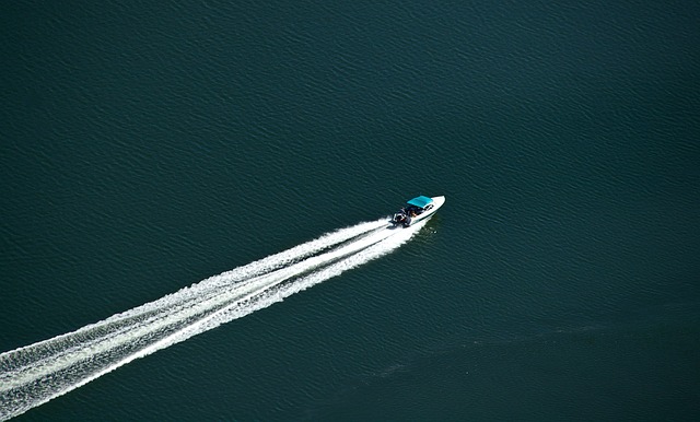 speed boat