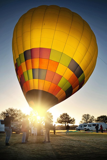sunrise-hot-air-balloon-640x480-90690103.jpeg