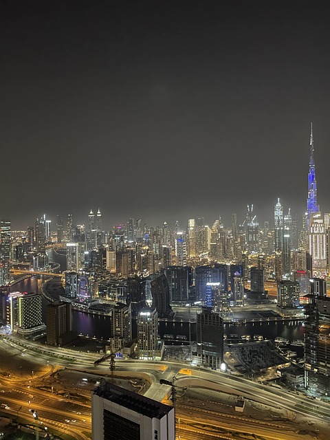 tour-with-burj-khalifa-640x480-14477384.jpeg
