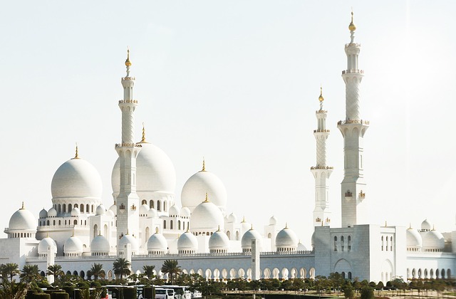 transfer-from-abu-dhabi-to-dubai-640x480-34018482.jpeg