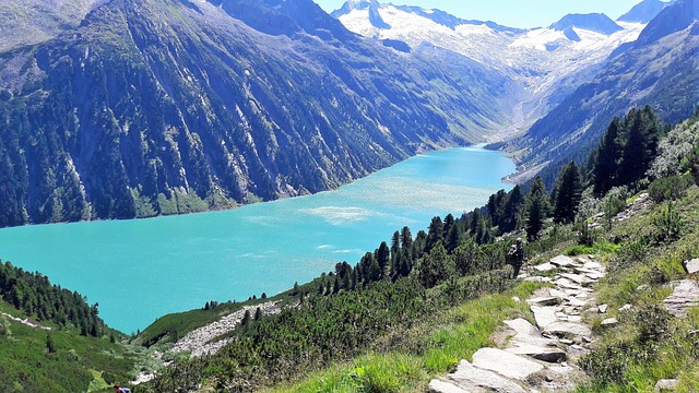 travel-and-tours-agency-640x480-8813773.jpeg