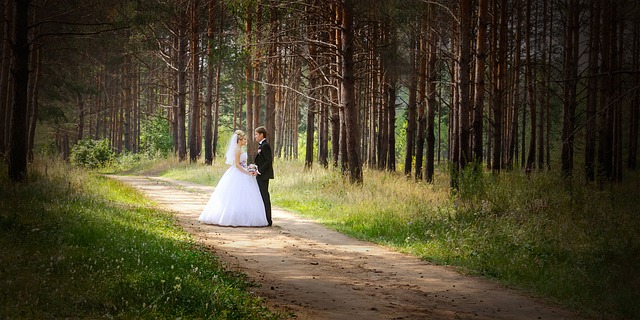 Wedding Limo Hire Dubai: Creating Memorable Grand Bridal Entries