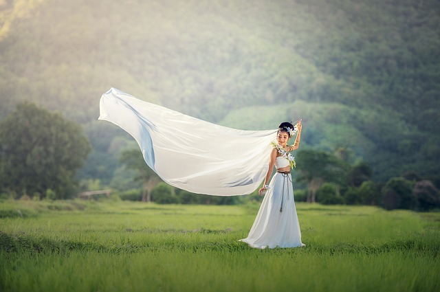 Vintage Wedding Limo Hire Dubai: Creating Timeless Memories